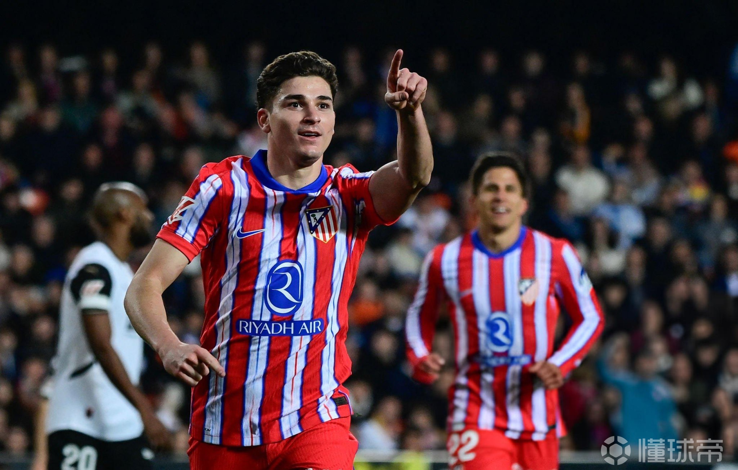 包含VAR判罚再引争议，马竞对阵热刺裁判判点引发巨大争议的词条